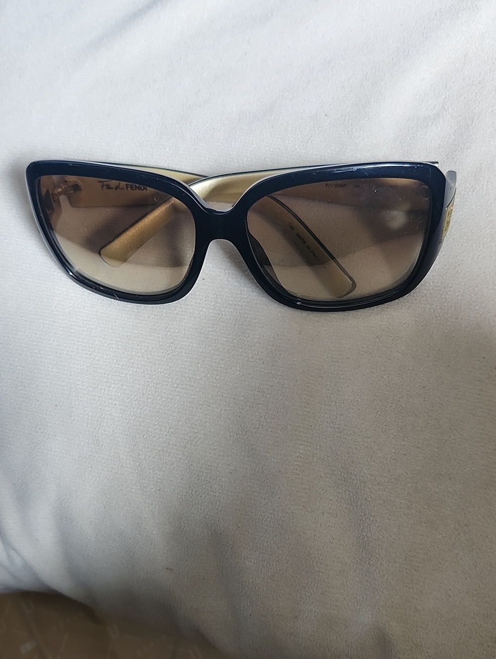 Fendi Black Cat-Eye Sunglasses with Brown Gradient Lenses